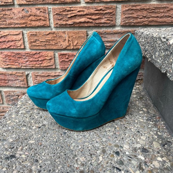 Loved, Great Condition Women's Aldo Teal Suede Wedges Size 8 - Picture 2 of 5